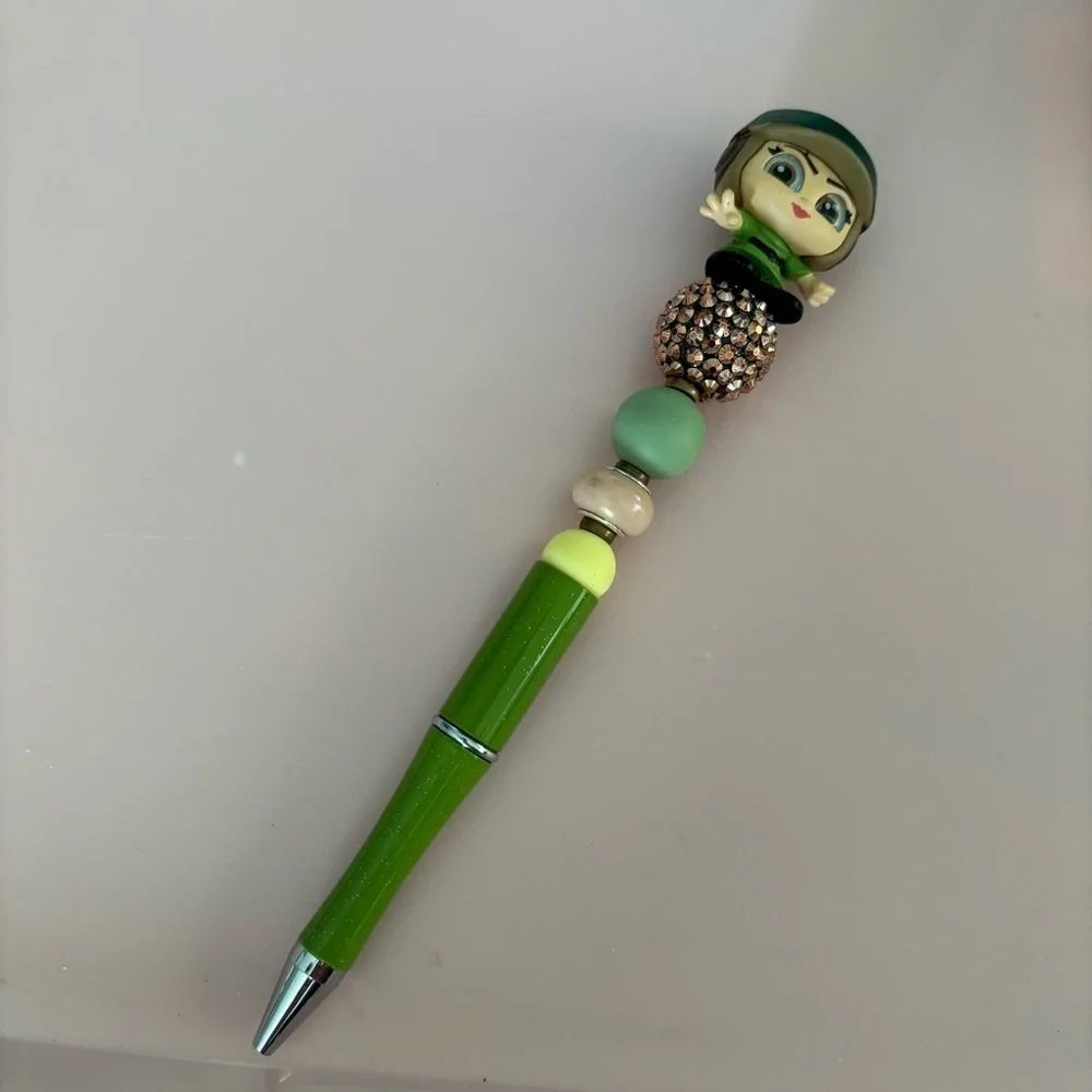 Disney Doorables: Star Wars: Princess Leia hat handmade beaded pen